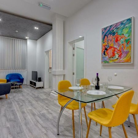 Stylish 3Br Apartment, Fantastic Location In 슬리에마 외부 사진