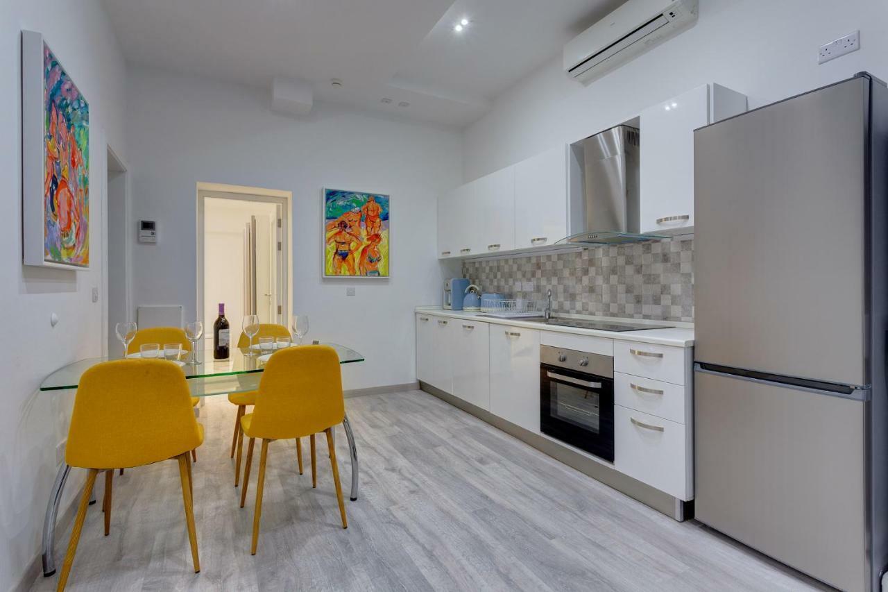 Stylish 3Br Apartment, Fantastic Location In 슬리에마 외부 사진